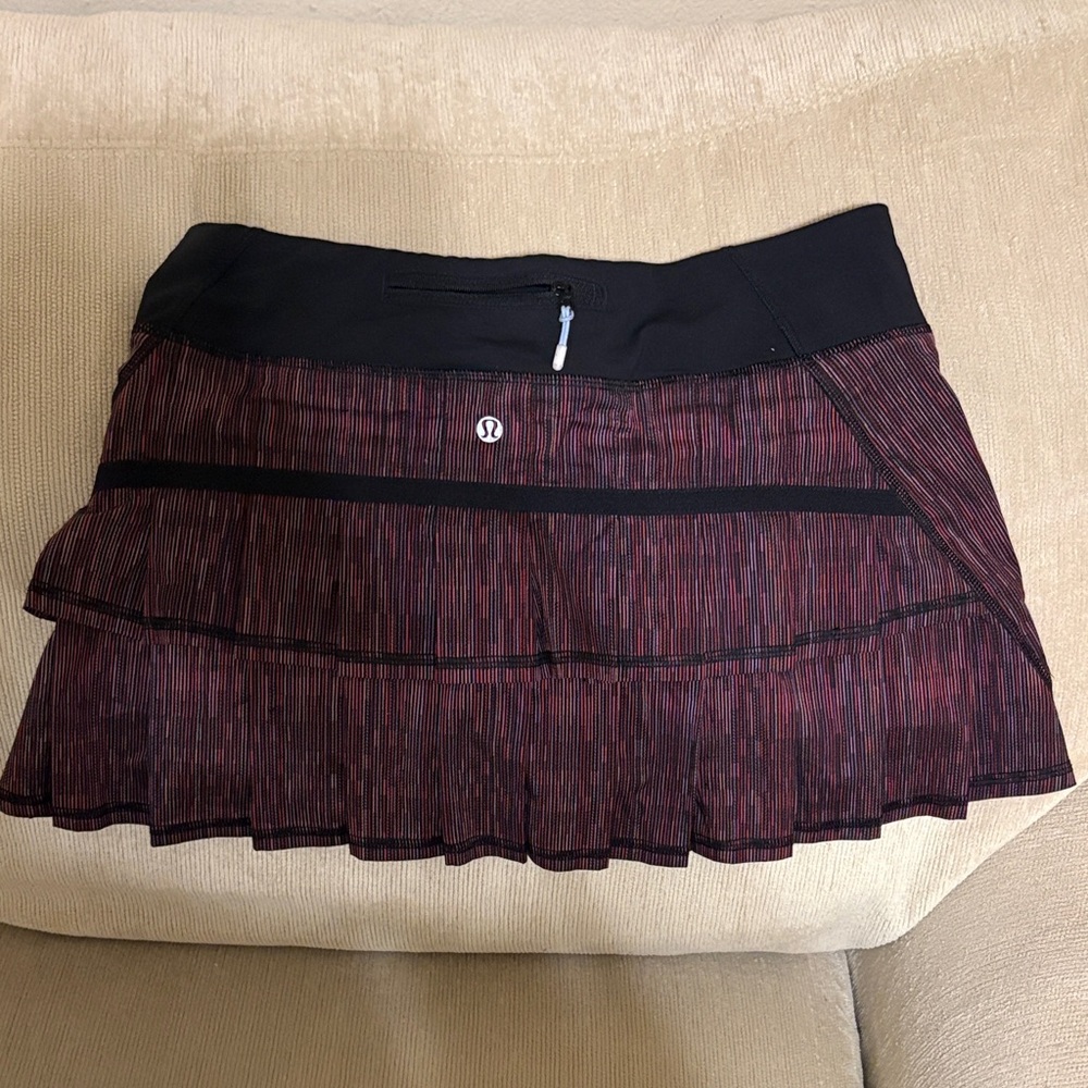 lululemon athletica Black and Burgundy Mini Skirt